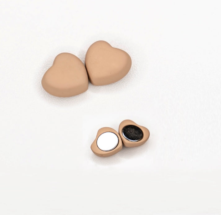 Nude Magnet Pin